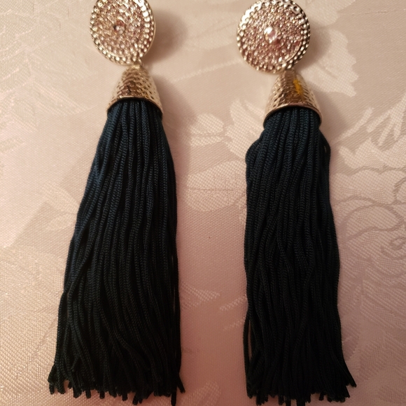 Women's Earrings 3 Pair, Blue w/Tassel 5" Long, Pearl Stud, Silver Studs NWT - Picture 5 of 8